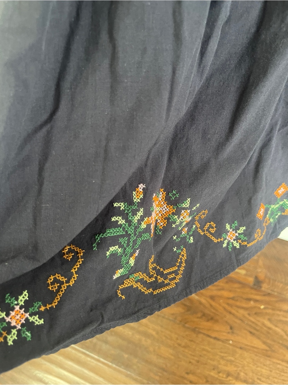In Loom Dress Womens Large Homestead Cross Stitch Navy Ruffle Cottagecore - Picture 9 of 11